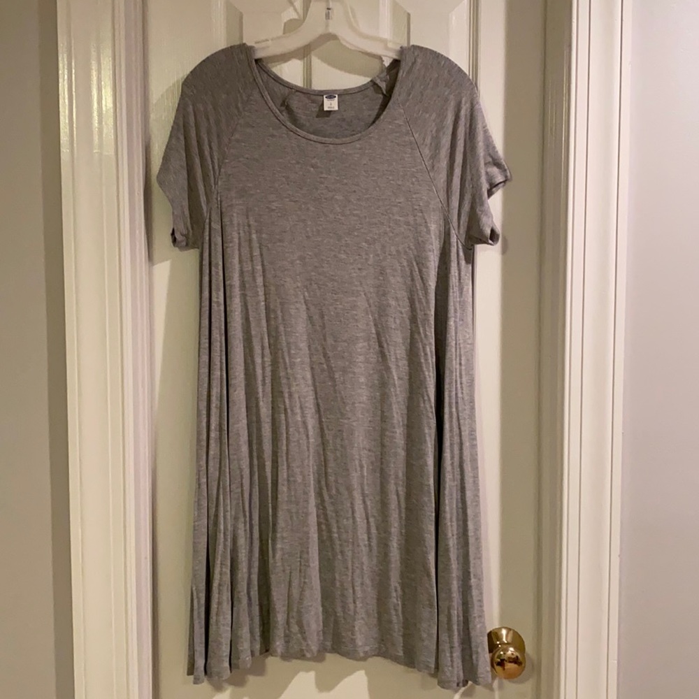 Classic old navy grey t shirt dress. Great condition.